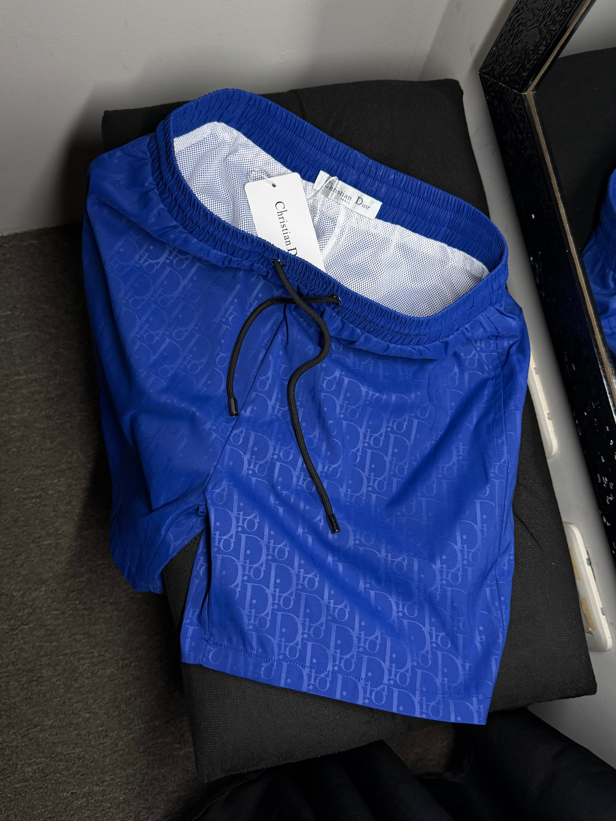 Short DIOR