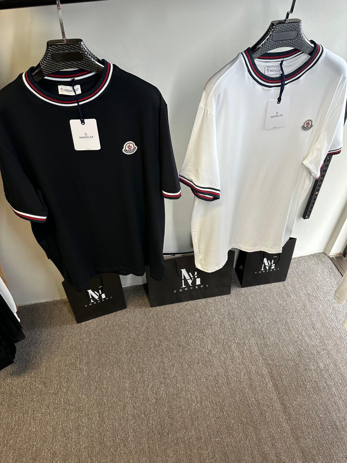 Camiseta MONCLER🇫🇷 - preta