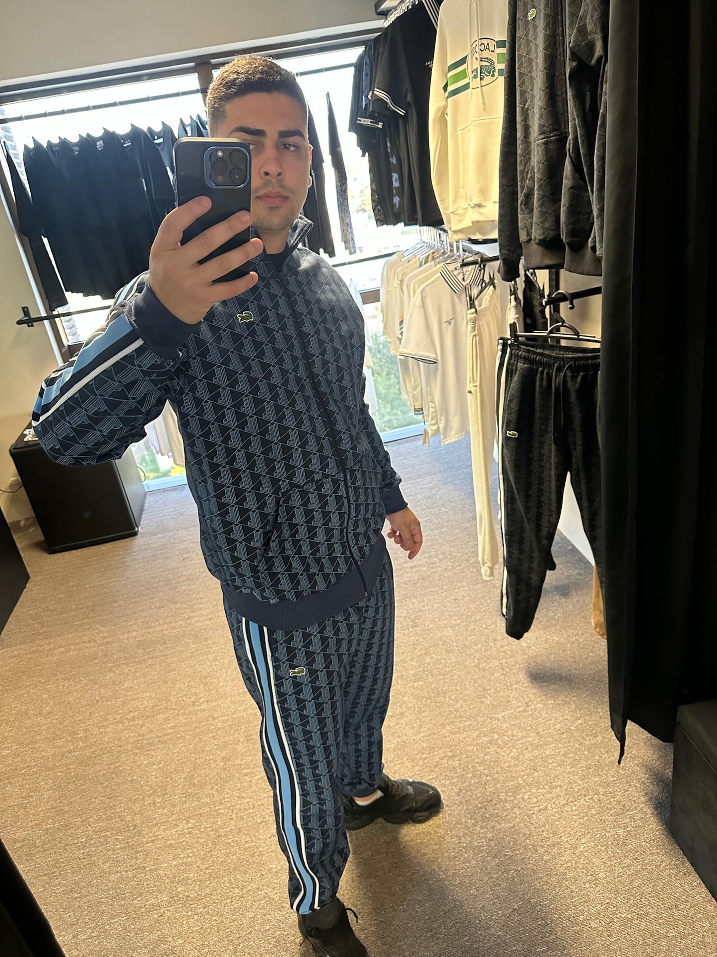 Conjunto Lacoste Monograma Paris