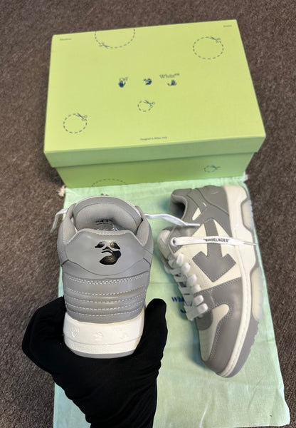 Tênis OFF-WHITE Out Of Office