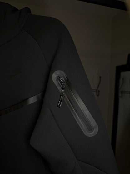 Conjunto NIKE TECH FLEECE - Preto