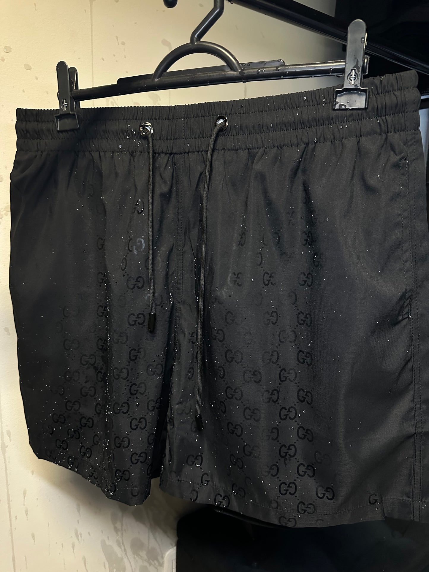 Short GUCCI estampa reativa a água