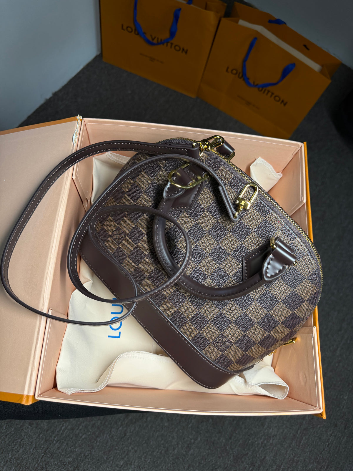 Bolsa Alma BB Louis Vuitton