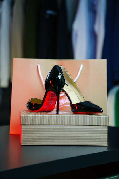 Christian Louboutin Scarpin com salto agulha