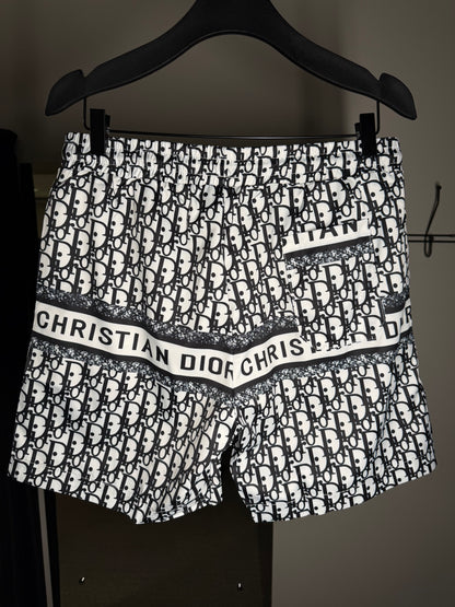 Short DIOR