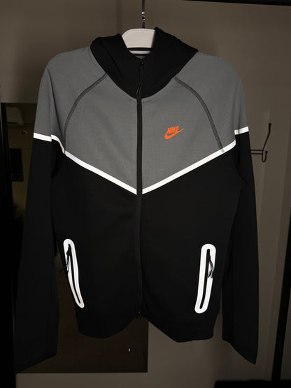 Conjunto NIKE TECH FLEECE