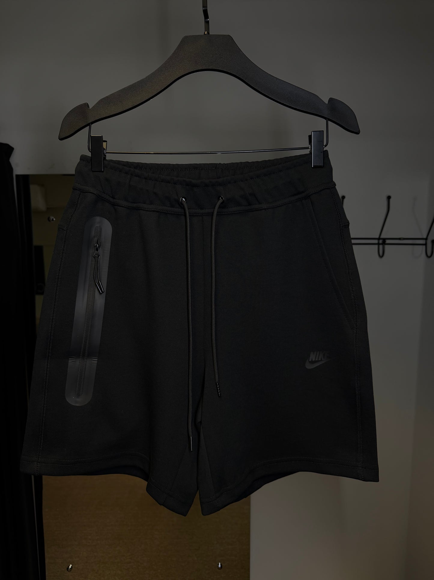 Bermuda NIKE TECH FLEECE - Preta