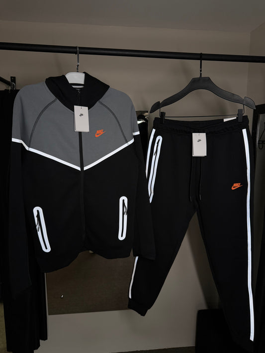 Conjunto NIKE TECH FLEECE
