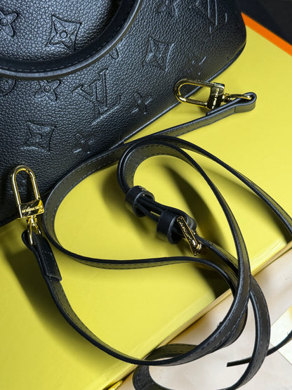 Bolsa Alma BB Louis Vuitton - Preta