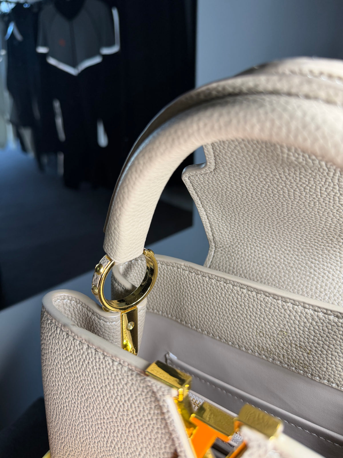 Bolsa LV Capucines MM