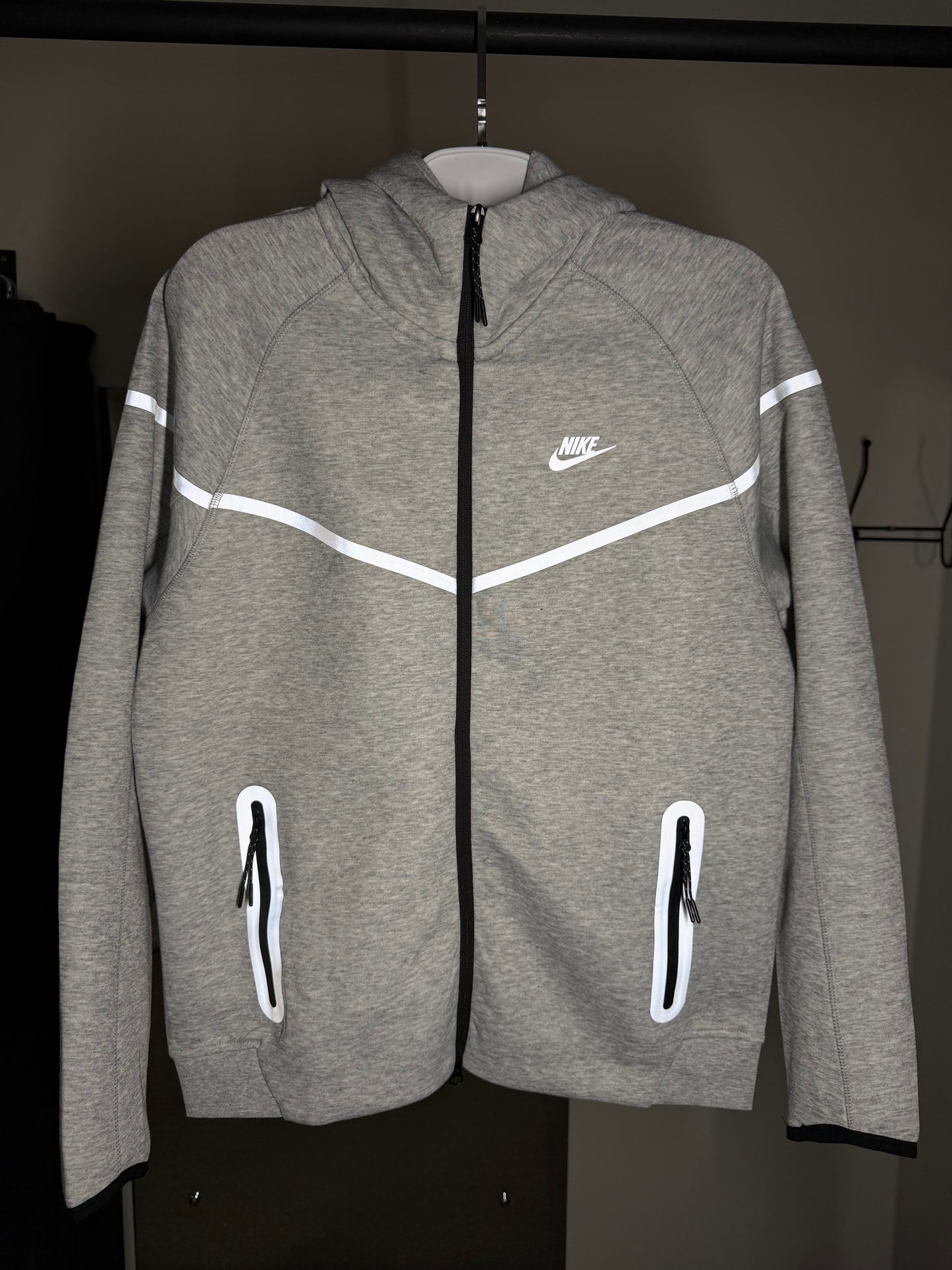 Conjunto NIKE TECH FLEECE - Cinza