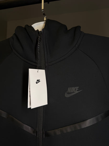 Conjunto NIKE TECH FLEECE - Preto