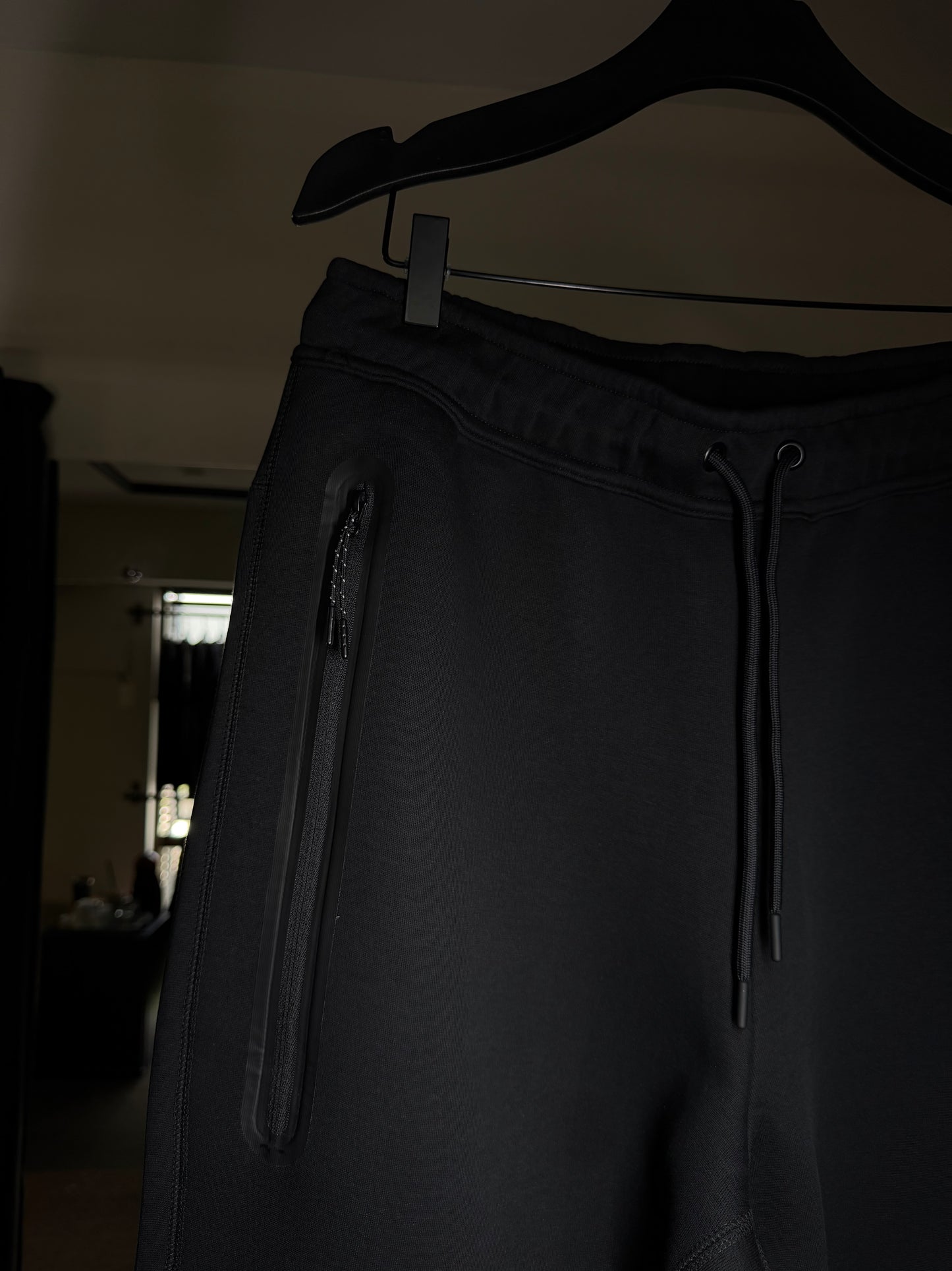 Calça NIKE TECH FLEECE - Preta