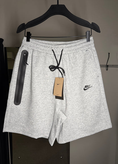 Bermuda NIKE TECH FLEECE - Cinza