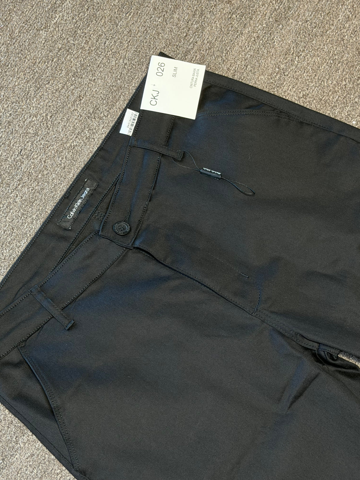 Calça Alfaiataria Slim - Calvin Klein Jeans - Preta Acetinada
