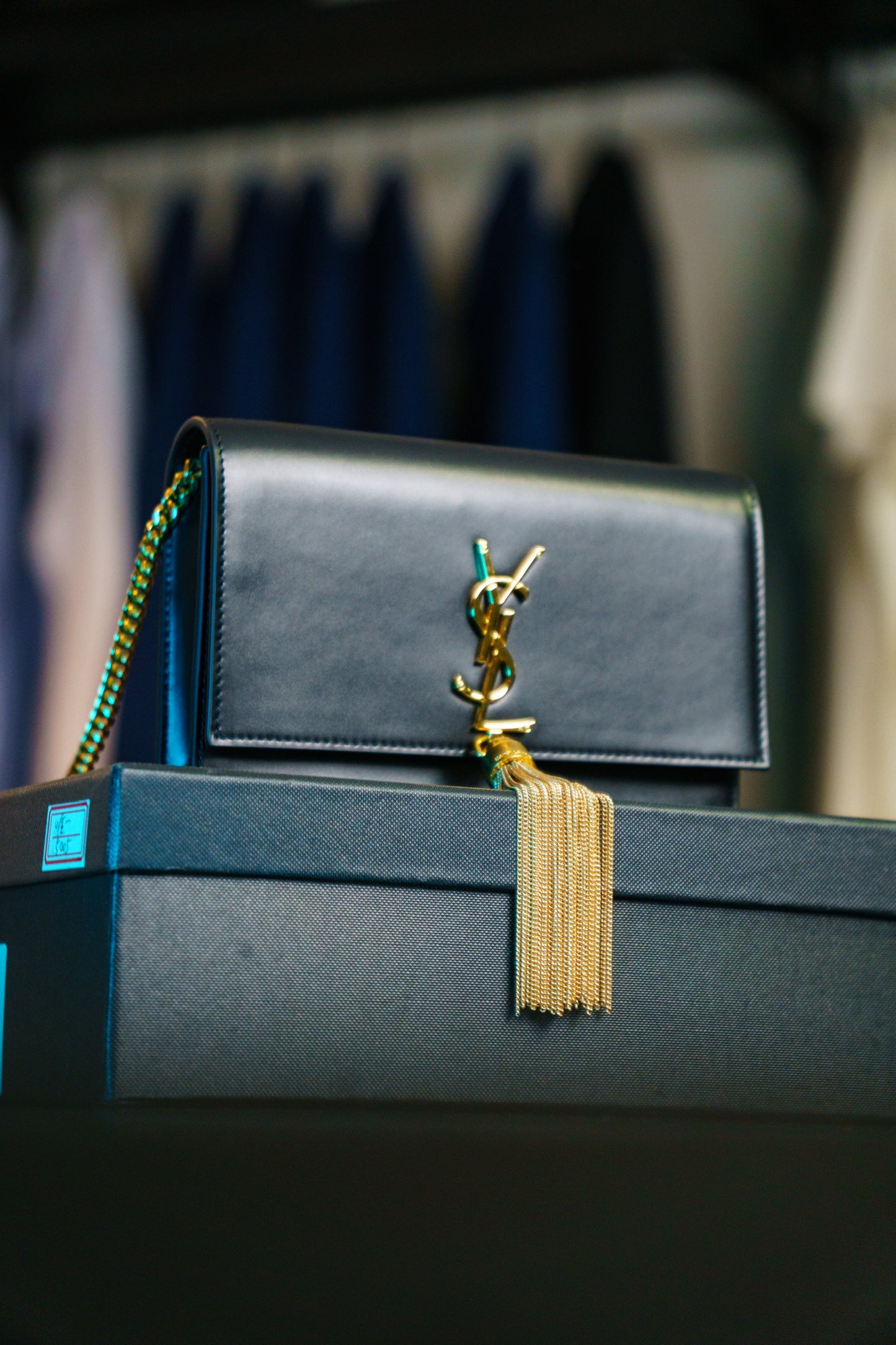Bolsa YSL Kate pequena em couro