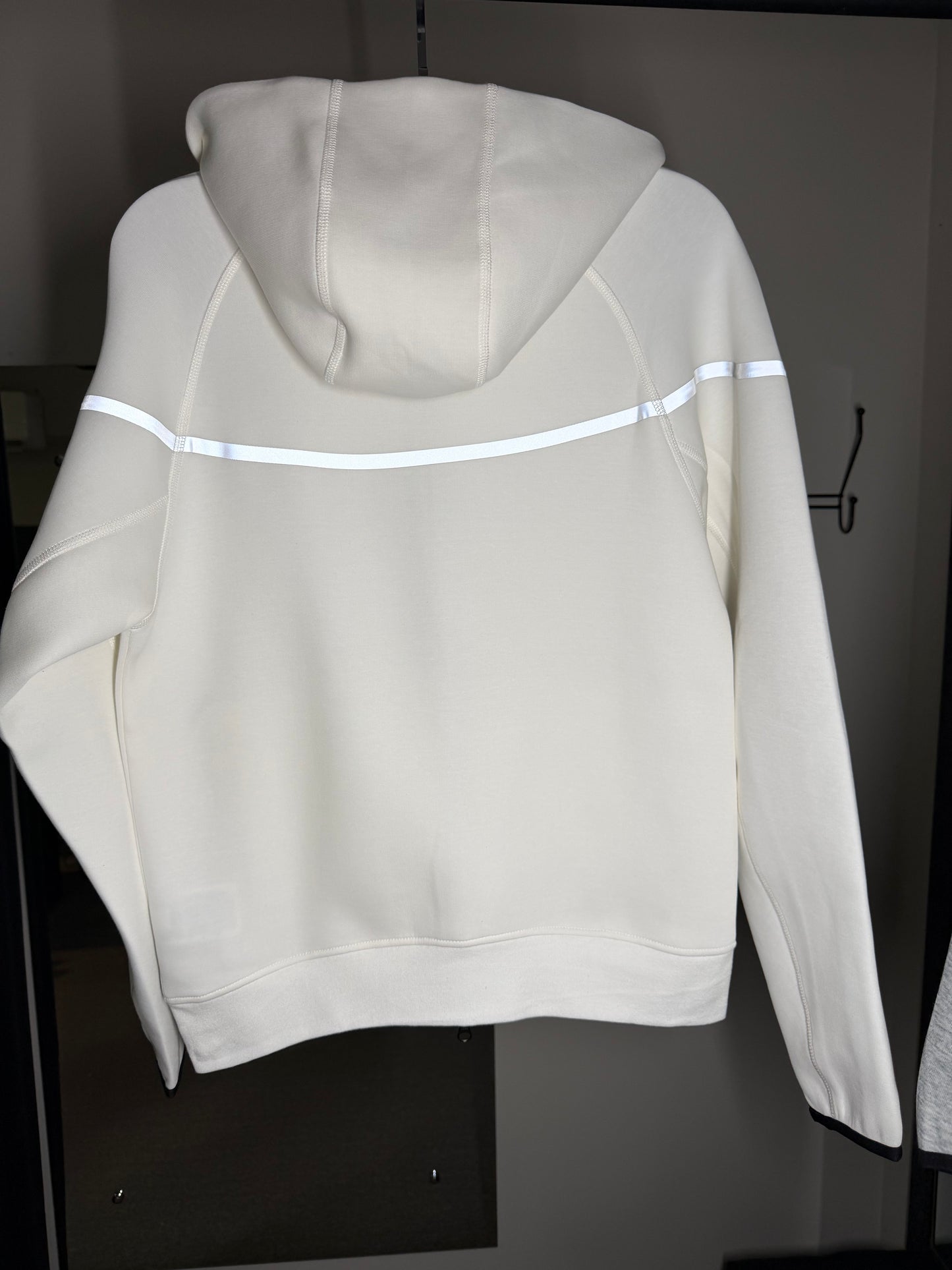 Conjunto NIKE TECH FLEECE - Branco