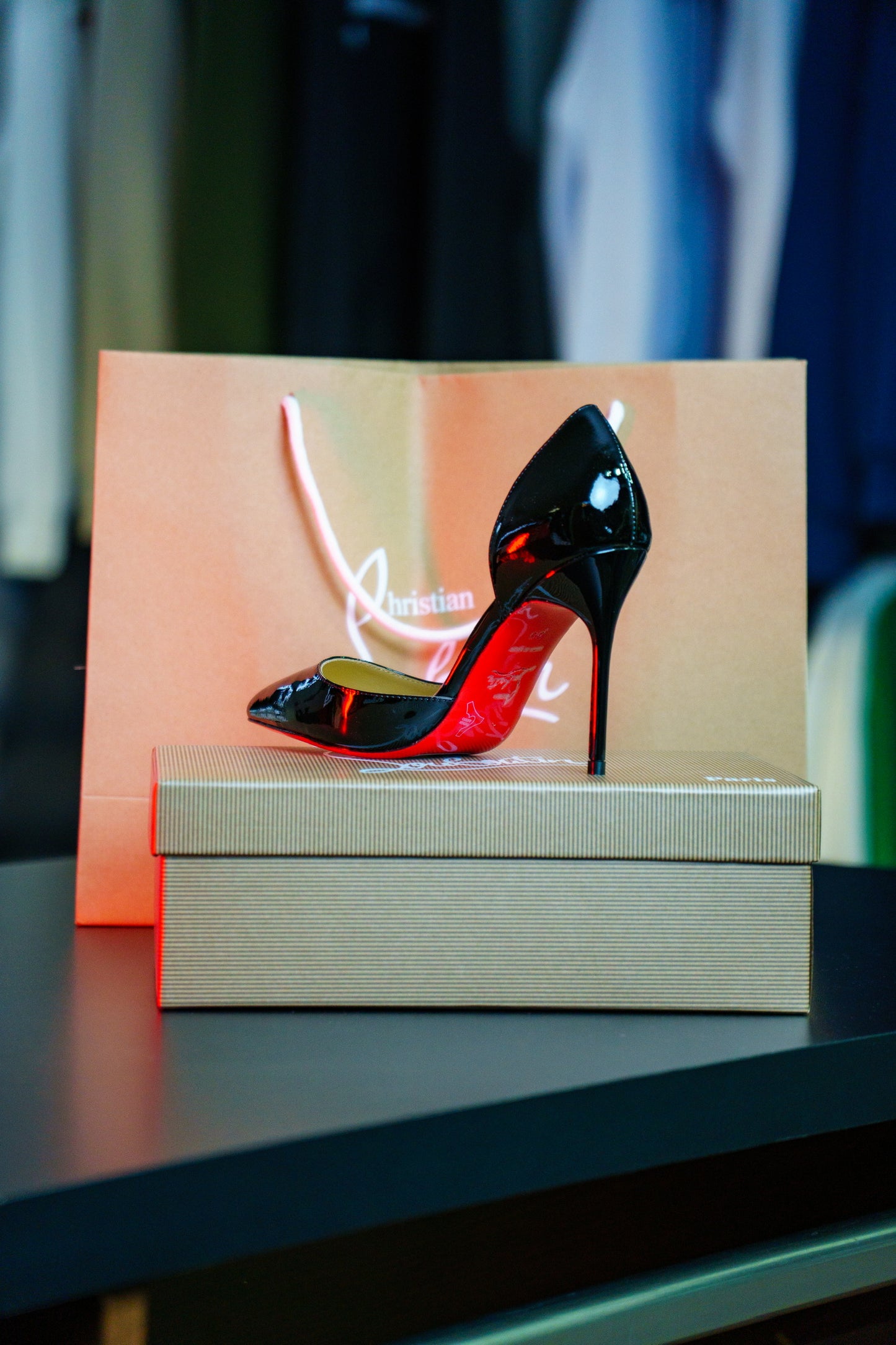 Christian Louboutin Scarpin com salto agulha