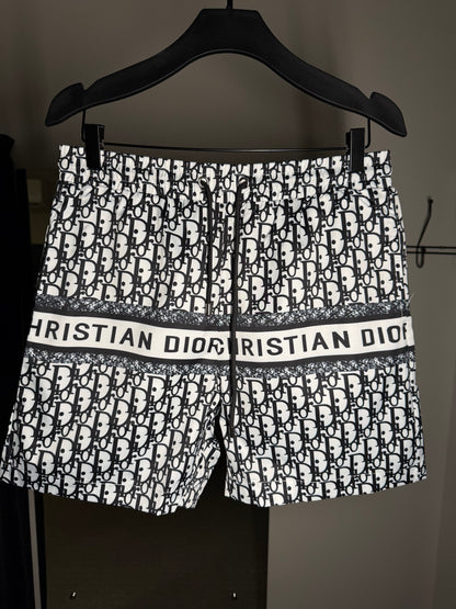 Short DIOR