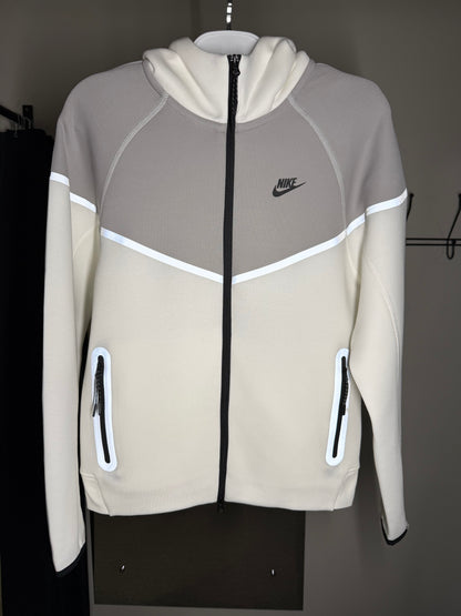 Casaco NIKE TECH FLEECE - Branco e Cinza