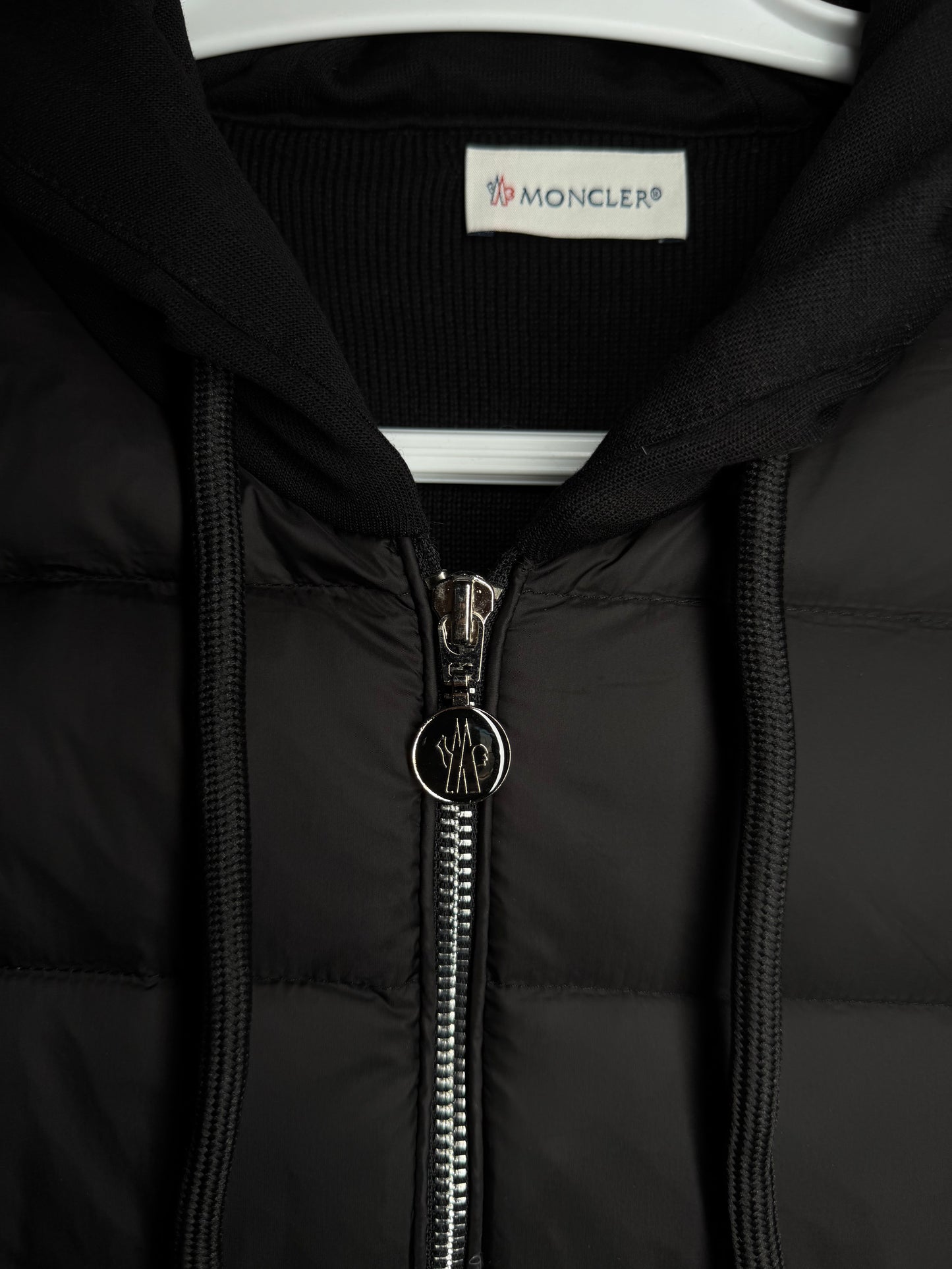 Jaqueta Cardigan MONCLER - Com Capuz