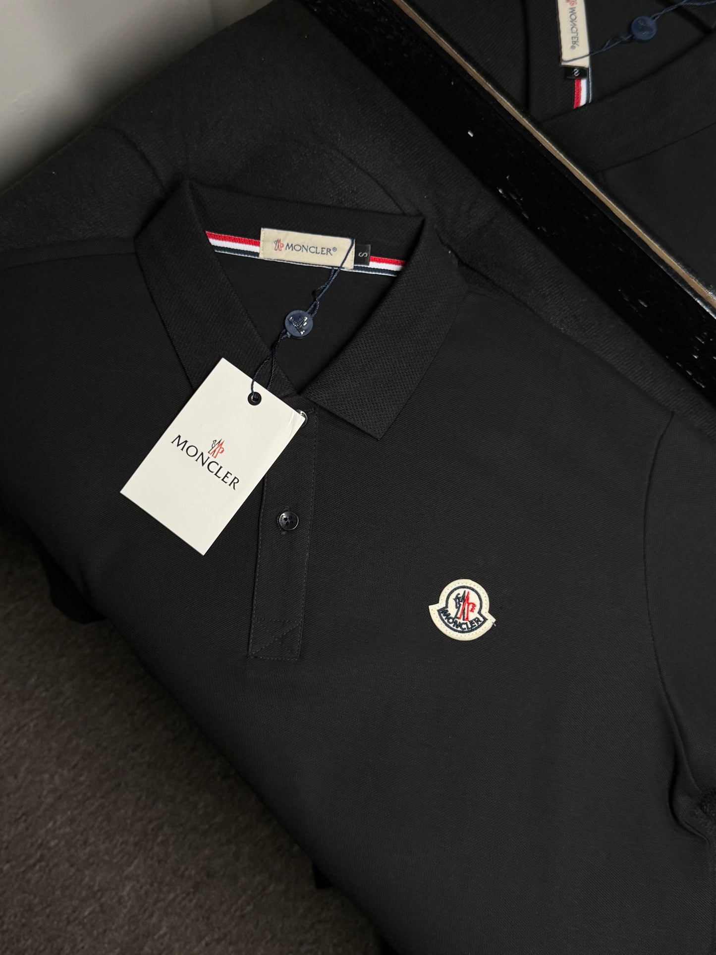 POLO MONCLER 🇫🇷 - Preta