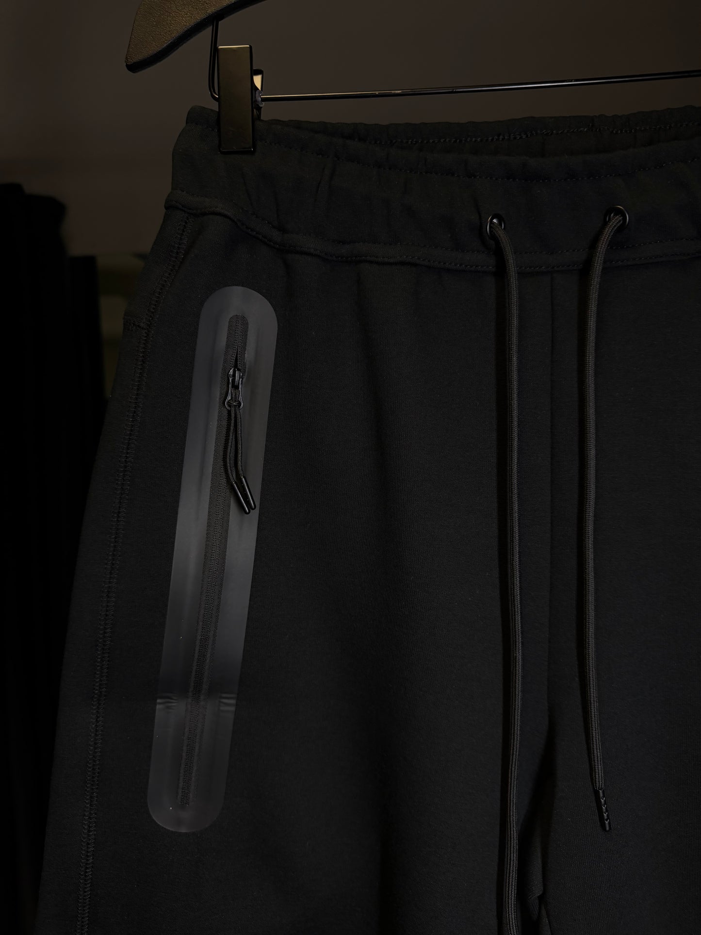 Bermuda NIKE TECH FLEECE - Preta