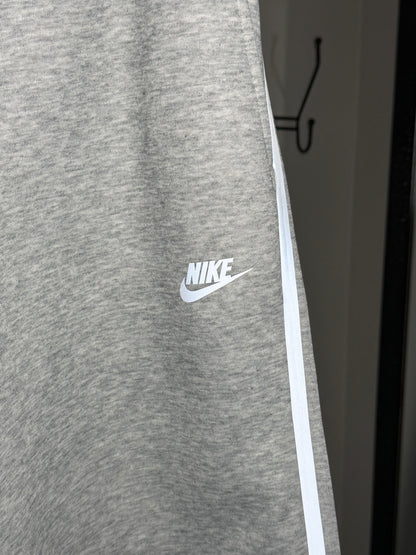 Calça NIKE TECH FLEECE - Cinza