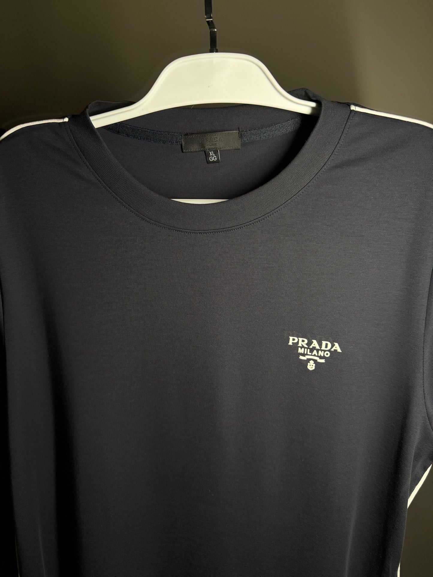 Camiseta PRADA Milano - Azul Marinho