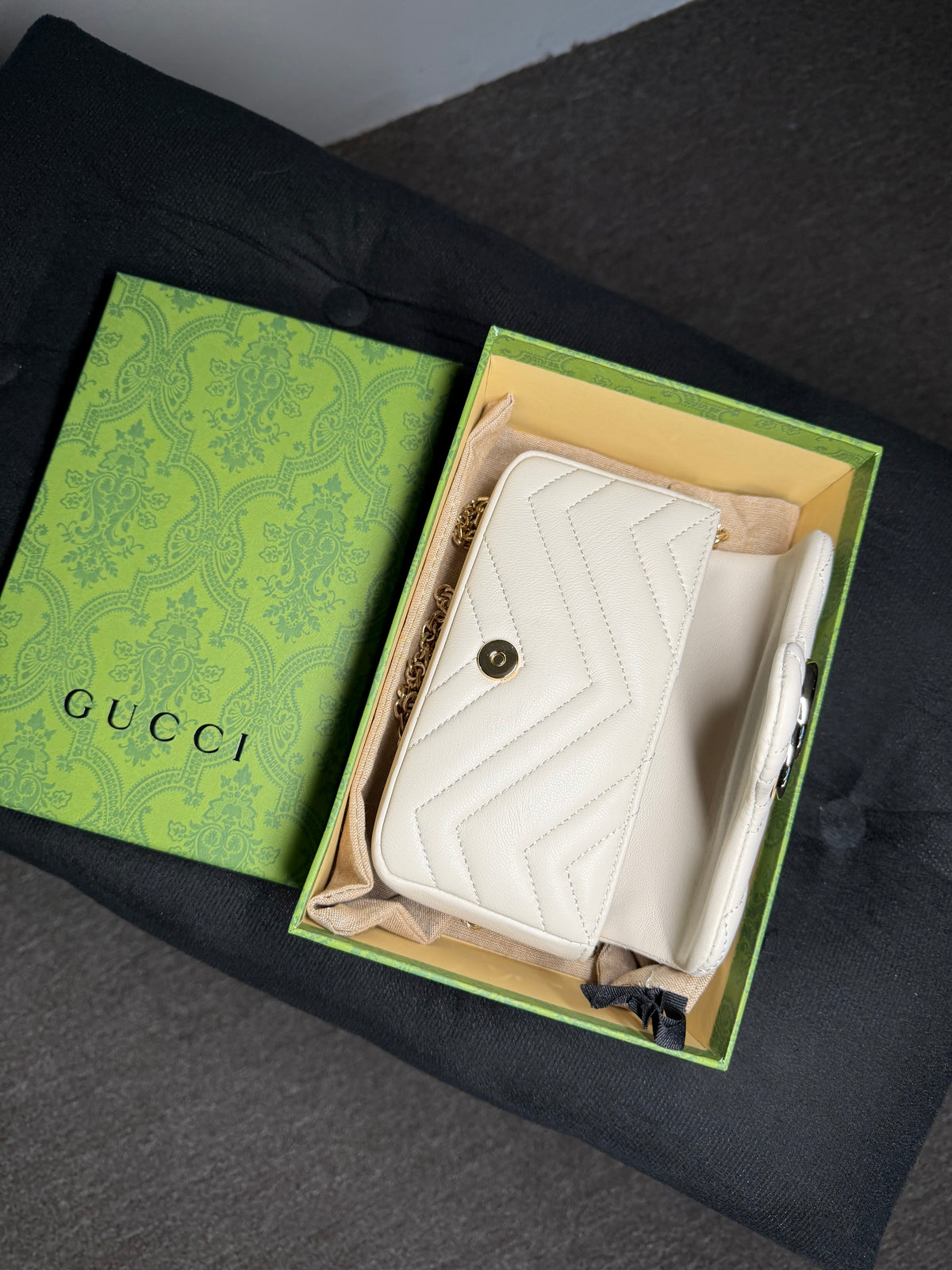 Bolsa Gucci Tiracolo GG Marmont Matalassê pequena