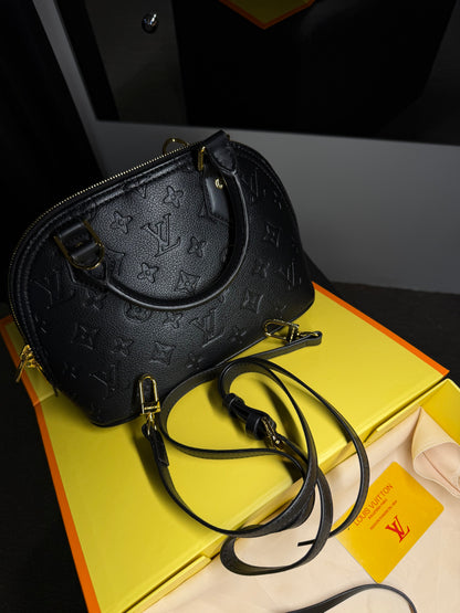 Bolsa Alma BB Louis Vuitton - Preta