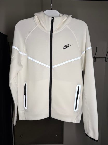 Conjunto NIKE TECH FLEECE - Branco