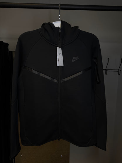 Conjunto NIKE TECH FLEECE - Preto