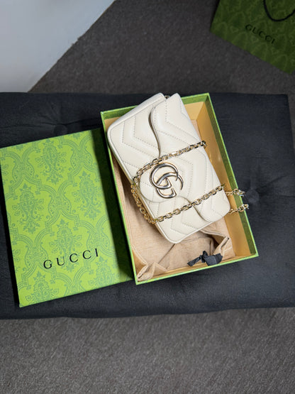 Bolsa Gucci Tiracolo GG Marmont Matalassê pequena