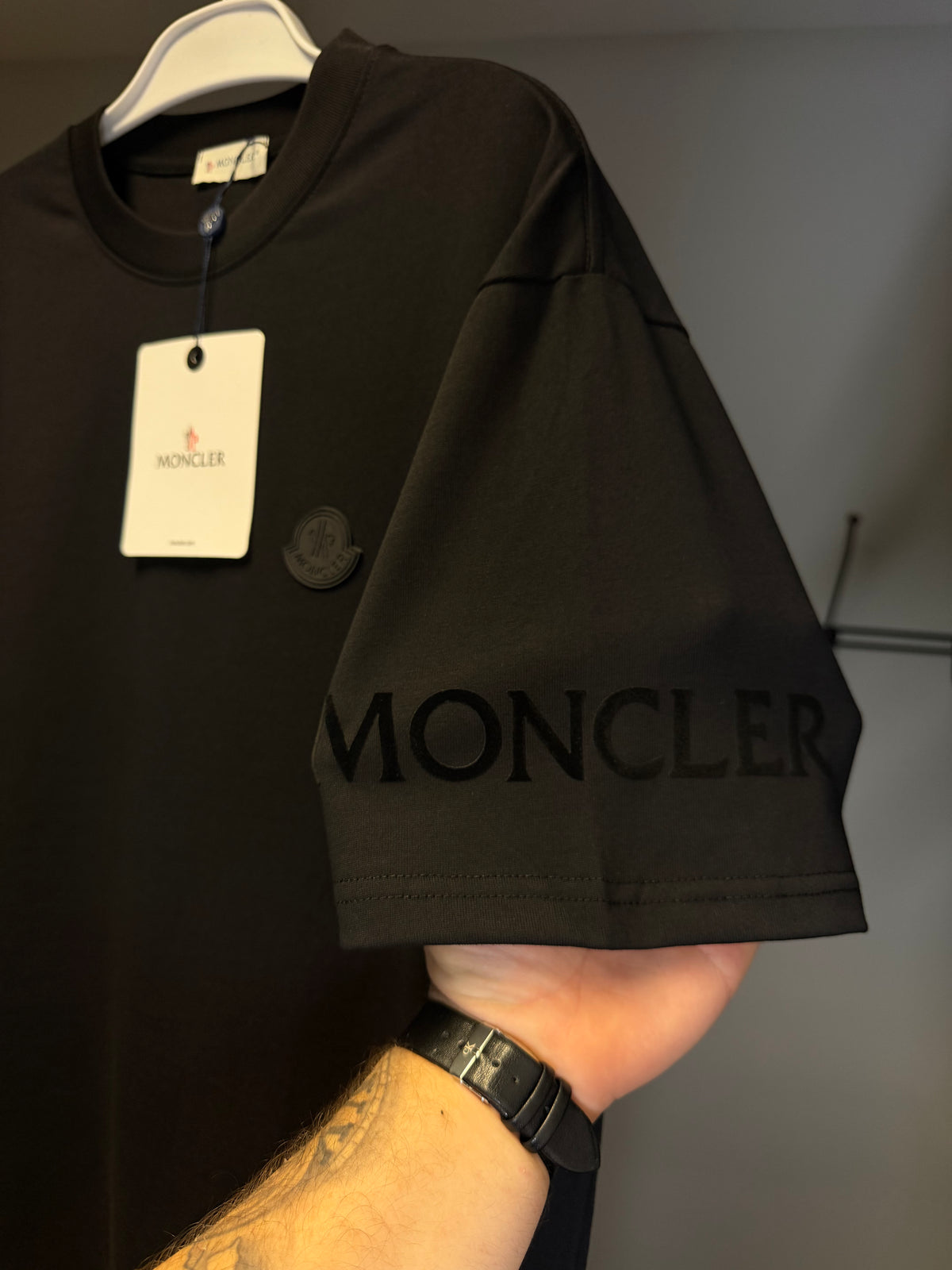 Camiseta MONCLER BASIC🇫🇷🖤