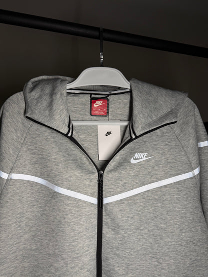 Conjunto NIKE TECH FLEECE - Cinza