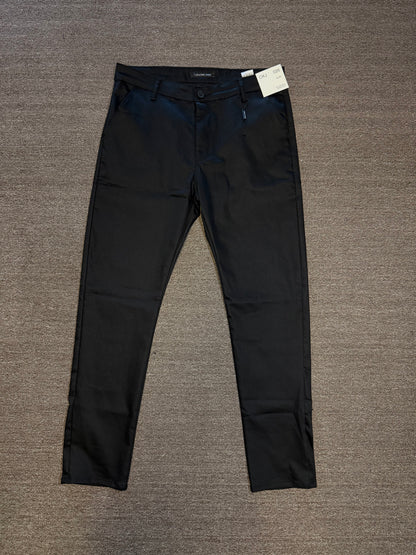 Calça Alfaiataria Slim - Calvin Klein Jeans - Preta Acetinada