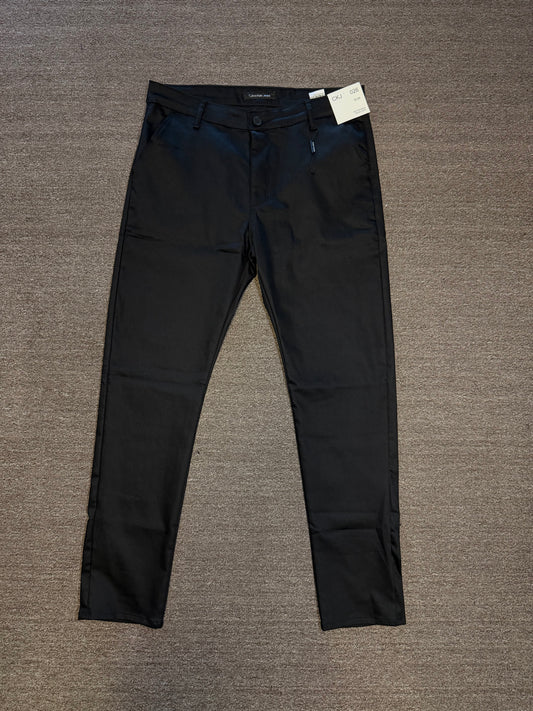 Calça Alfaiataria Slim - Calvin Klein Jeans - Preta Acetinada