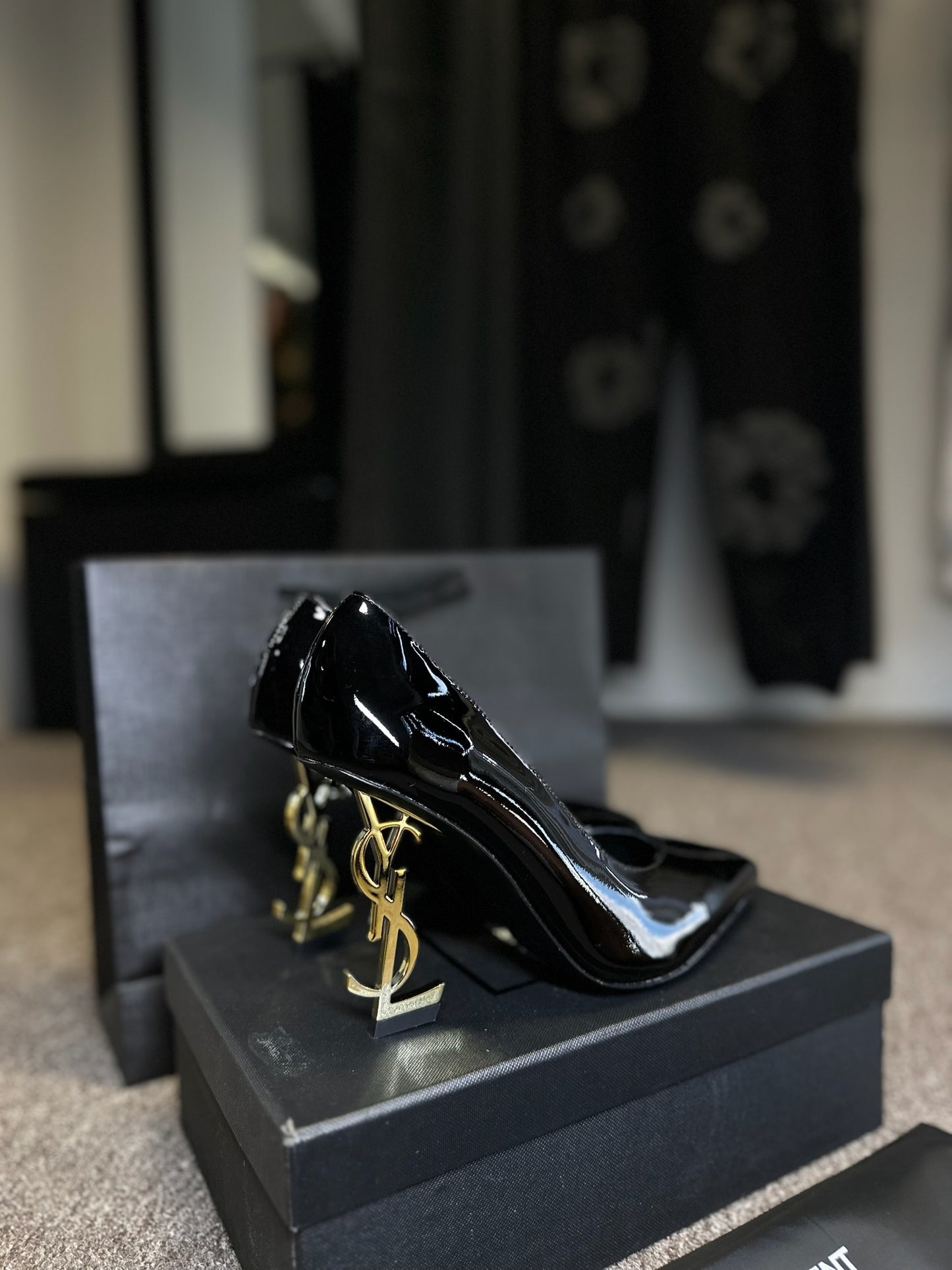 Salto YSL SCARPIN OPYUM EM COURO ENVERNIZADO