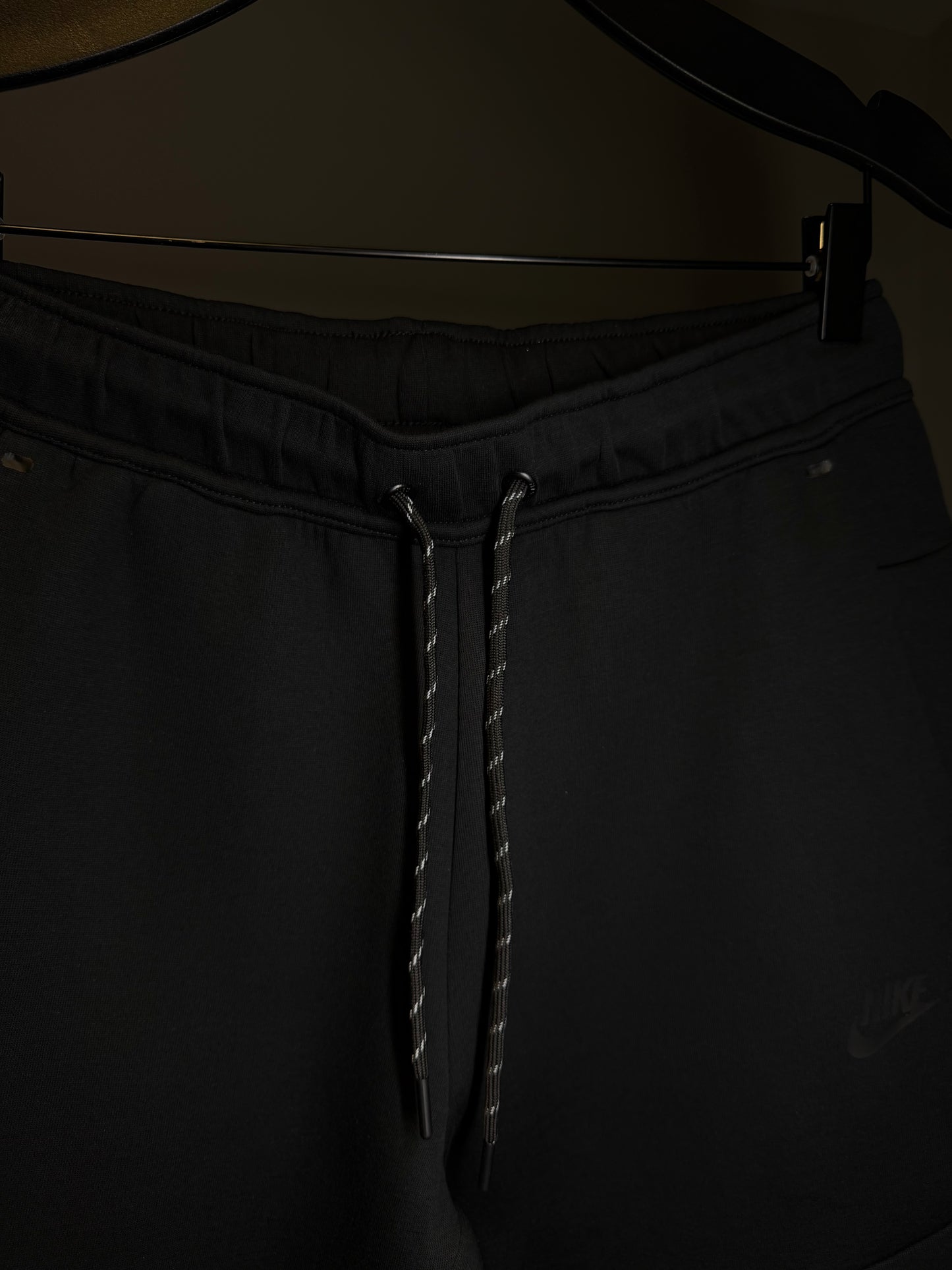 Calça NIKE TECH FLEECE - Preta