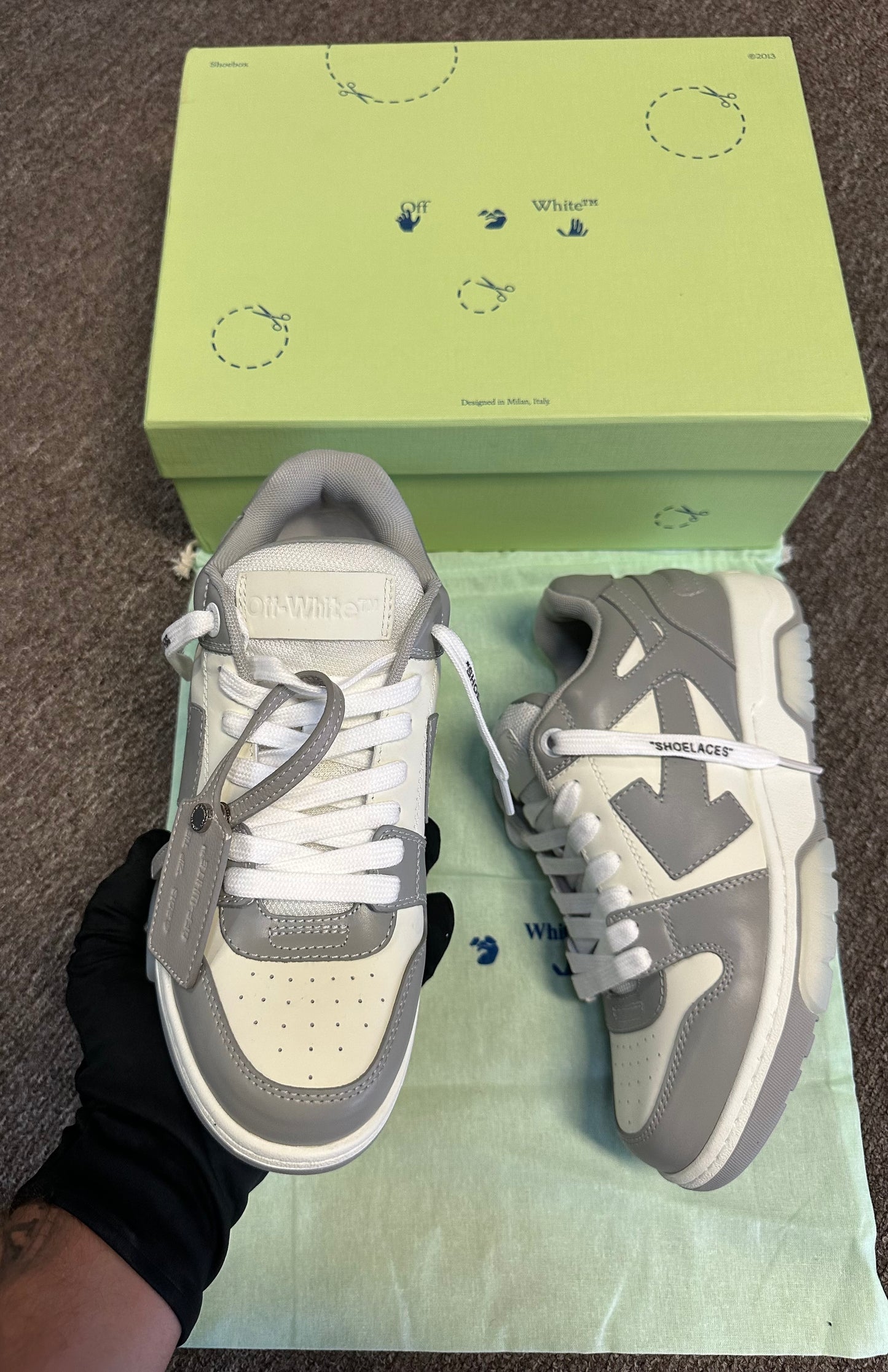 Tênis OFF-WHITE Out Of Office