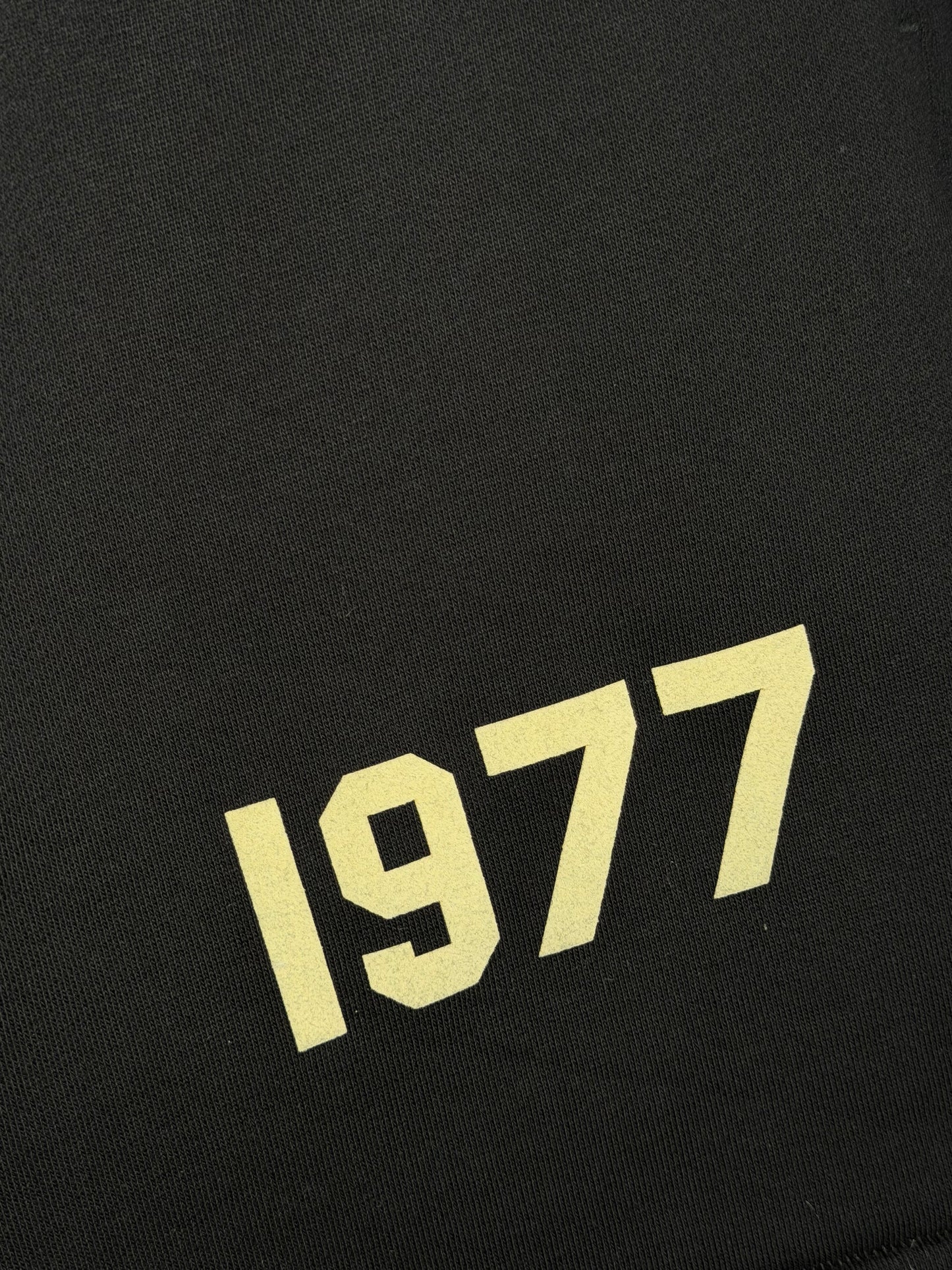 Conjunto ESSENTIALS - 1977