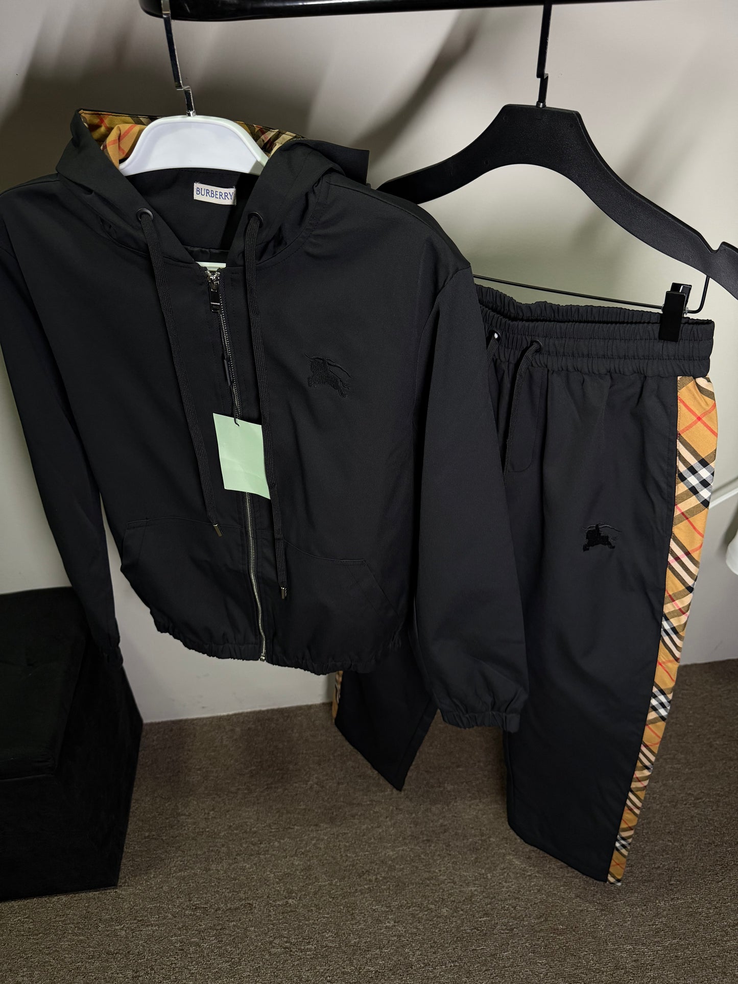 Conjunto BURBERRY