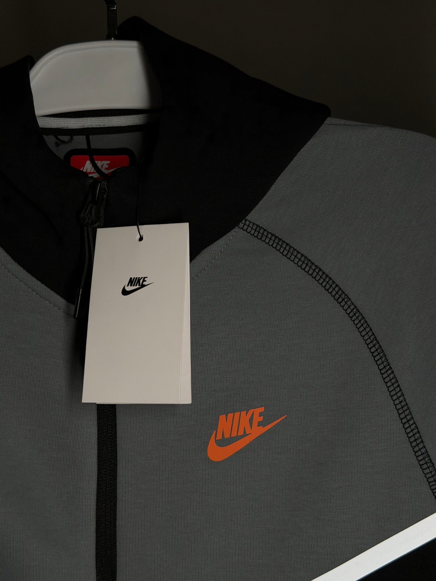 Conjunto NIKE TECH FLEECE
