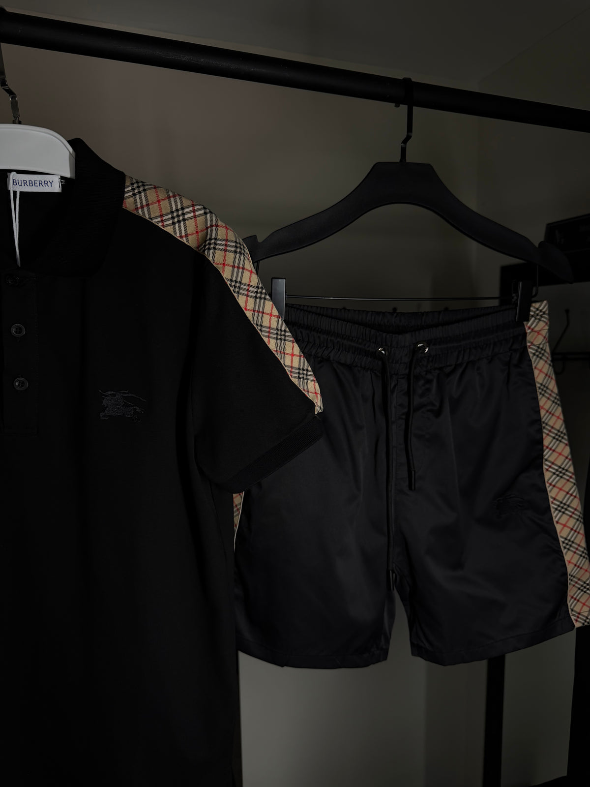Conjunto BURBERRY - Camisa Polo