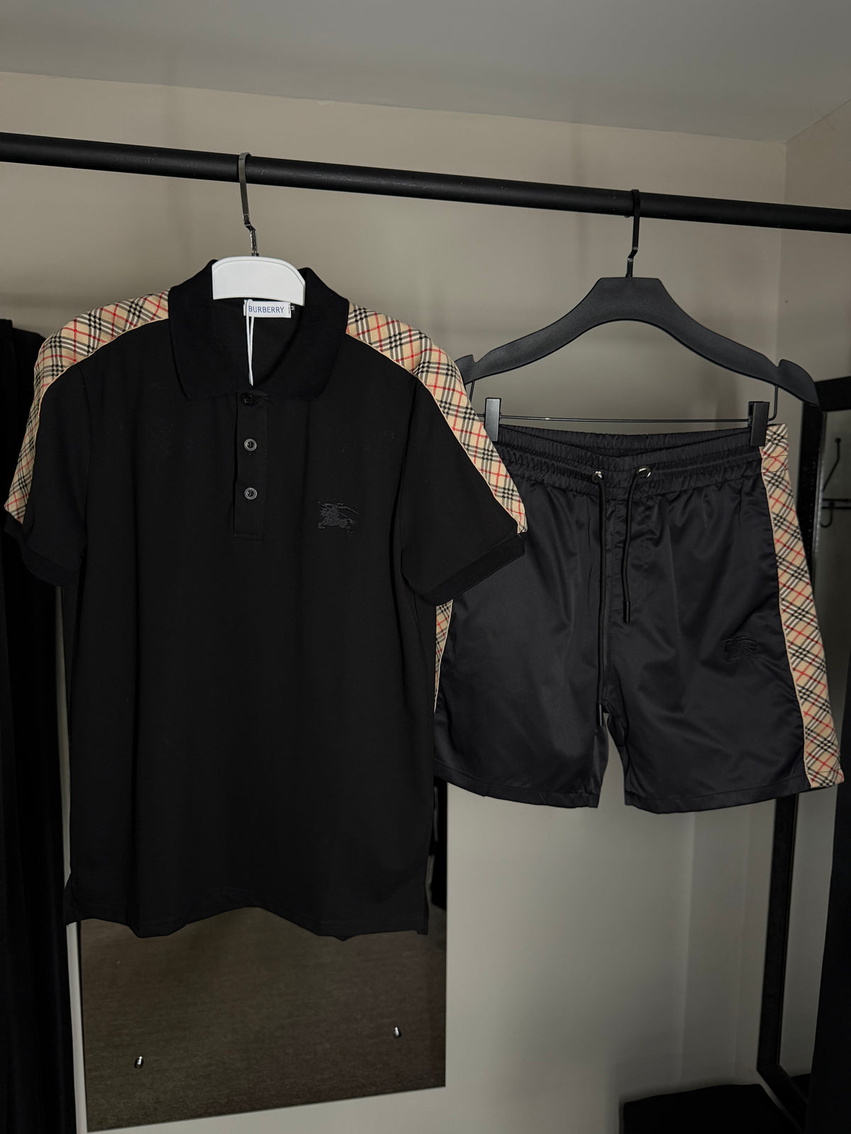Conjunto BURBERRY - Camisa Polo