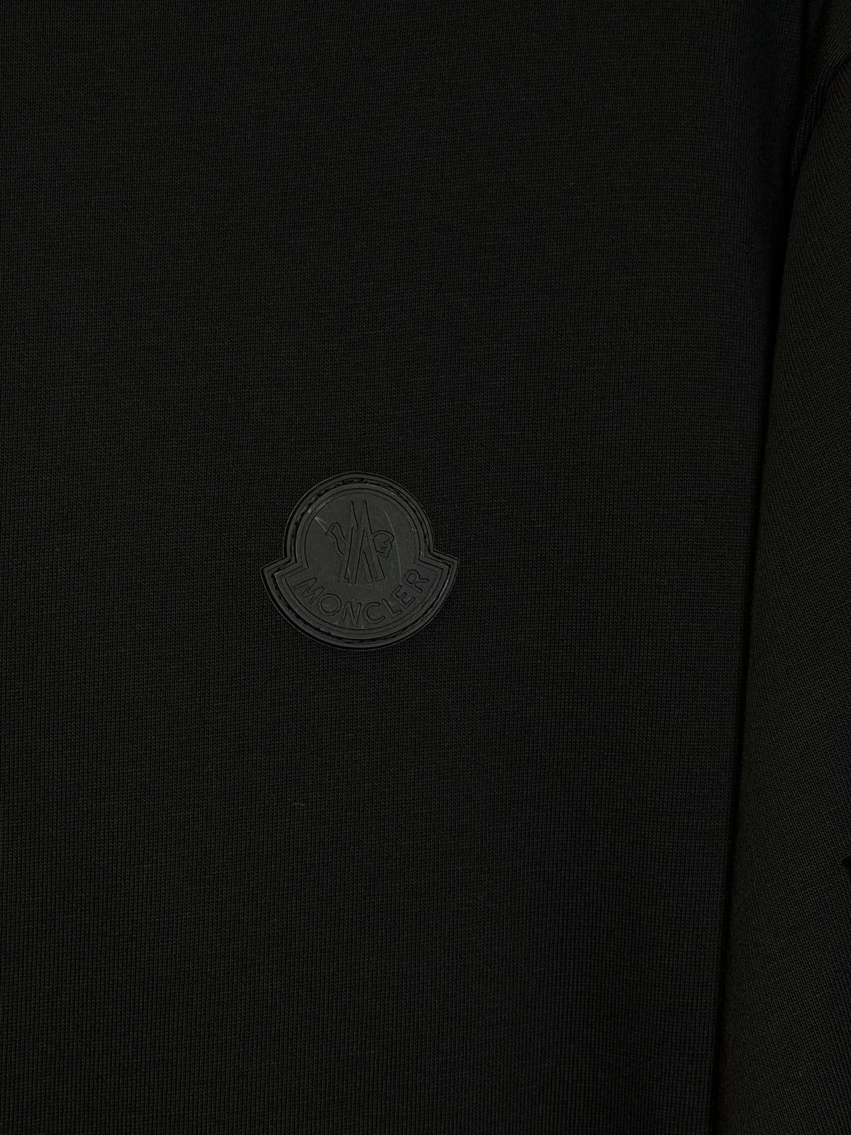 Camiseta MONCLER BASIC🇫🇷🖤