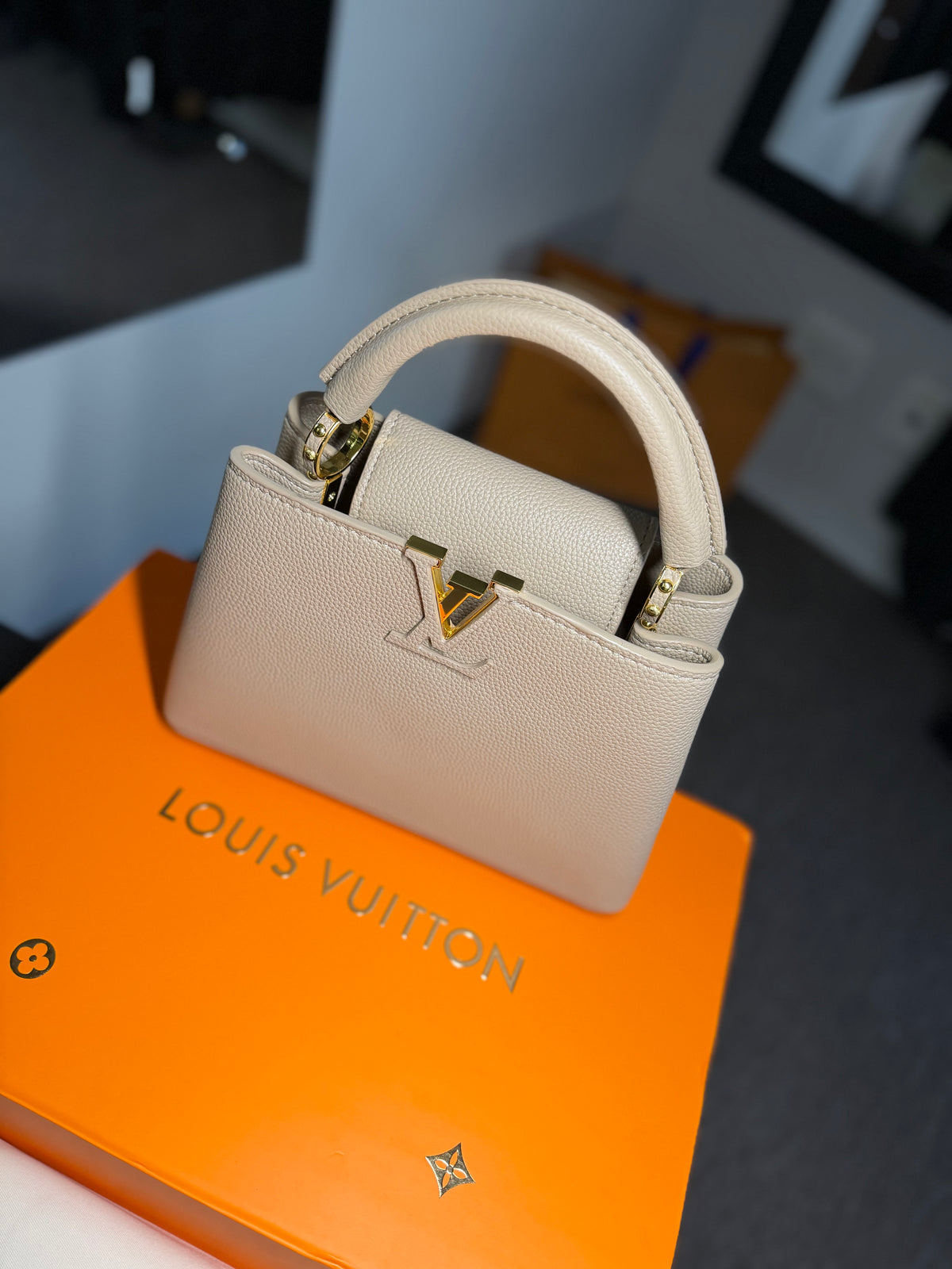 Bolsa LV Capucines MM