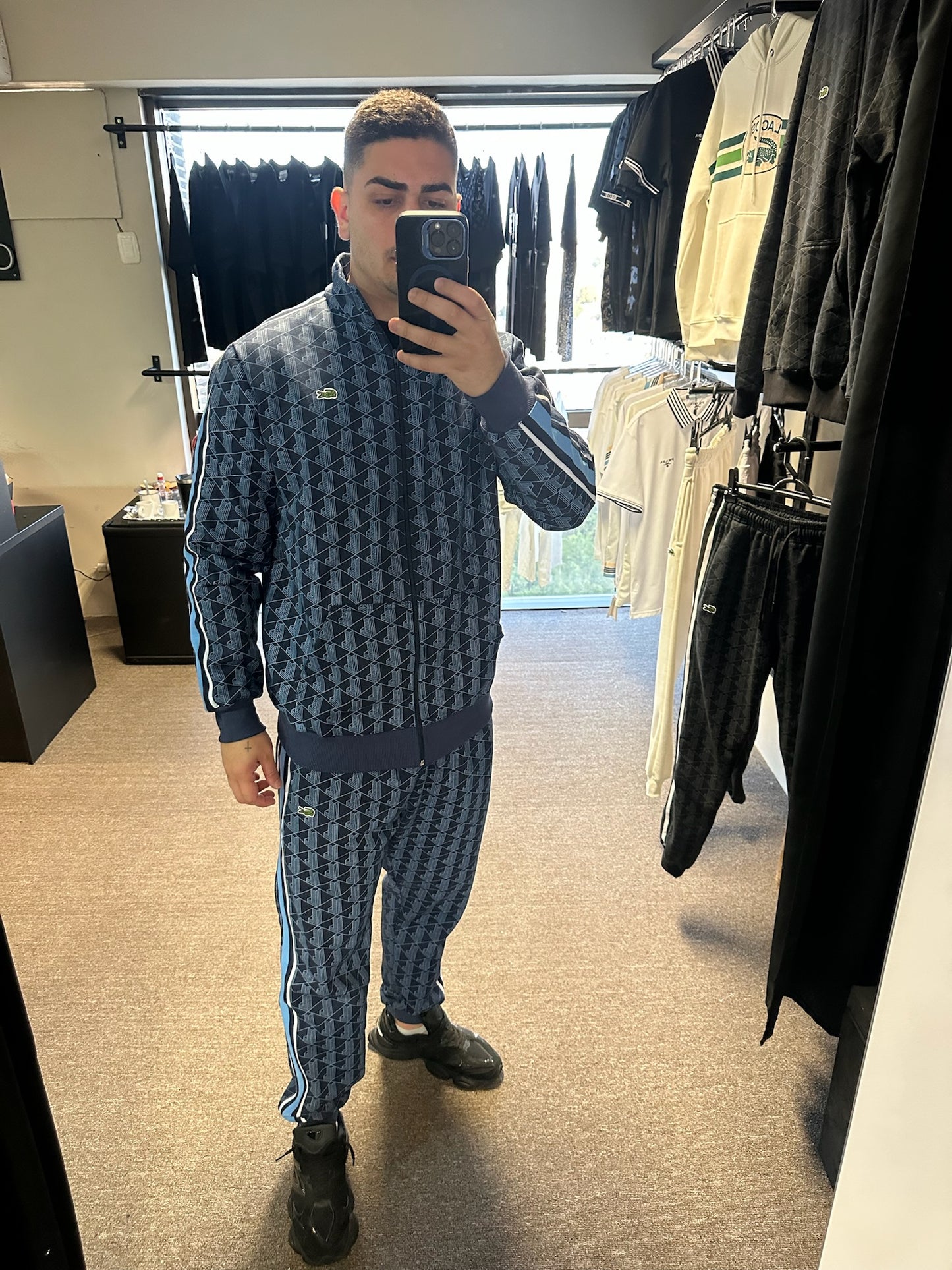 Conjunto Lacoste Monograma Paris